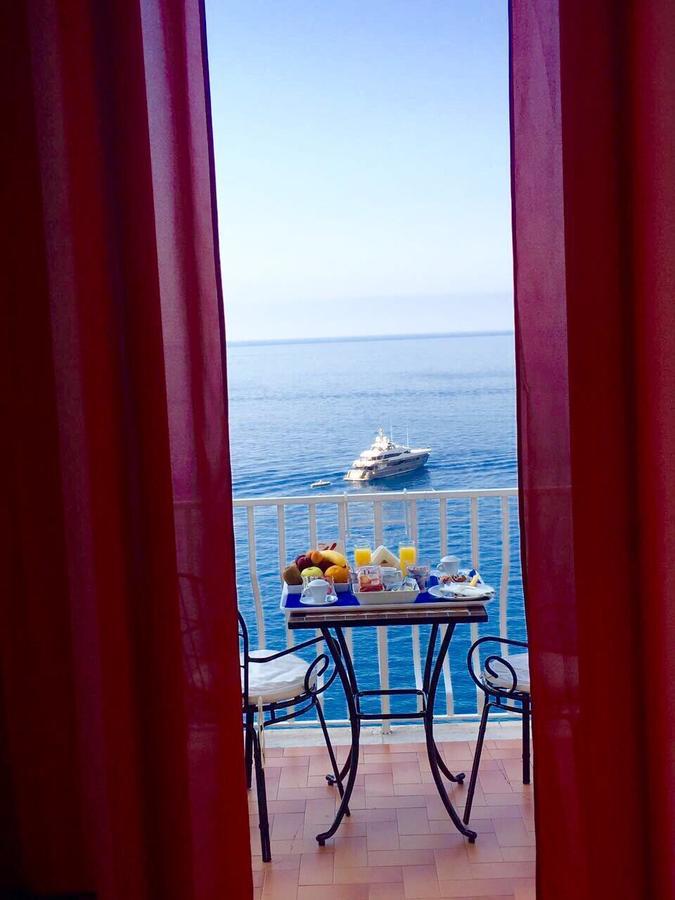 Donna Giulia Amalfi